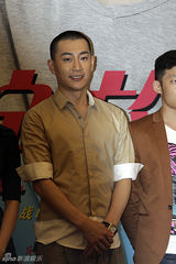 组图：赵楚仑帅气绅士 《等待绽放》诠释完美男人