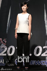 组图：李多海张赫等黑白装亮相《IRIS2》发布会