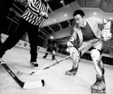 组图：佟大为登《时尚先生》封面 化身冰球战神