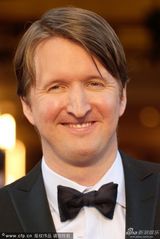 组图：奥斯卡红毯-导演汤姆-霍珀现身