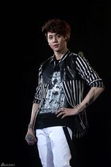 高清图：少时EXO等众韩团热舞放歌梦想演唱会