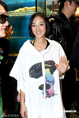 幻灯图：《线人》杀青设宴 谢霆锋不知2胎是男是女