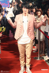 组图：严爵新专辑《不孤独》发片会 有信心拿金曲奖