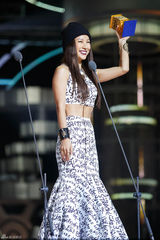 组图：G-DRAGON包揽2013MAMA四奖创佳绩