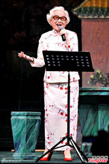 组图：粤剧宗师红线女逝世 罗家英发文悼念