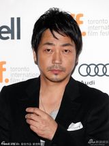 组图：《R100》首映 渡部笃郎潮范十足