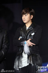 高清组图：SJ-M南京歌友会火爆 成员秀剪刀手