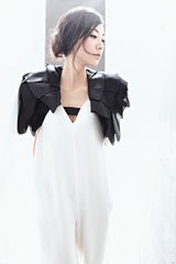 组图：韩雪清新写真曝光 黑白造型青春洋溢