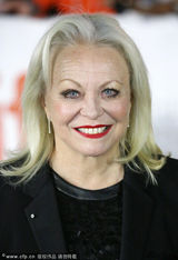 组图：《帕克兰医院》发布会 埃夫隆电眼迷人