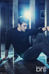 高清组图：徐仁国拍时尚写真 冷酷眼神魅力十足