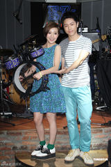 组图：郭采洁出道个人演唱会 邀韦礼安助阵