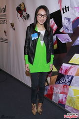 组图：卓韵芝将拍新片 邀周秀娜演功夫少女