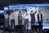 高清组图：2PM首尔开唱 野兽团魅力大爆发