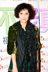 组图：蔡少芬捧场老公舞台剧 谢宁婚宴感动到哭