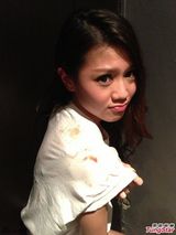 组图：周秀娜剧组庆生 掀蛋糕大战