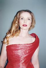 组图：《W》“年度表演”特刊 颁奖季红星聚会