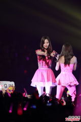 组图：少女时代香港开唱 劲歌热舞齐秀美腿