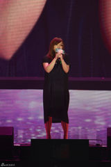 组图：TOP榜歌手祈福雅安 李宇春获全能艺人