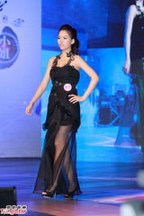 组图：中国小姐香港区三甲出炉现场颁奖