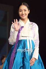 组图：东方神起有天穿古装亮相 现场上演变装秀