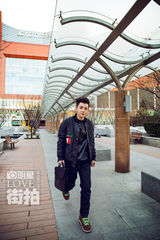 明星爱街拍：王栎鑫潮范出街 打造至in冬季型男