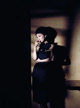 高清图：霍思燕登杂志封面 尝试短发造型摩登靓丽