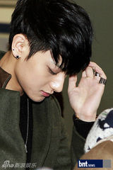 组图：SJ少女时代f(x)等赴新加坡准备家族巡演