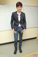 组图：《戒烟大赢家》马国明拒烟民做女友