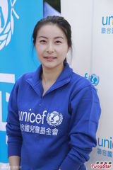 组图：郭晶晶教爱子拜年手势 看旧爱田亮综艺