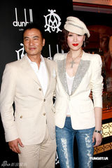 幻灯图：吴尊礼帽显王子风 任达华夫妇呼吁捐款