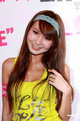 高清组图：五靓模写真集发布 只是玩概念没意识不良