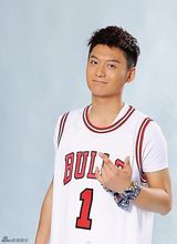 组图：侯京健运动写真显青春活力