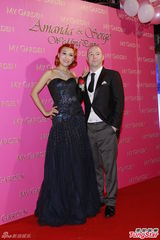 组图：李蕙敏香港补请喜宴 黄伟文要当小孩干爹