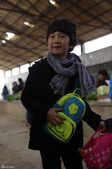 组图：《爸爸去哪儿》难度升级 小朋友独立买菜