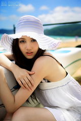 高清：韩雯雯写真温婉撩人 冬日海边扬帆远航