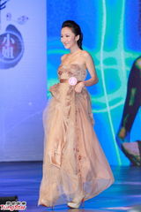 组图：中国小姐香港区三甲出炉现场颁奖