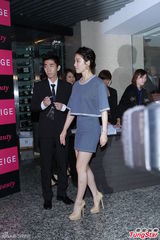 组图：宋慧乔出席派对温婉动人 获吴克群大赞