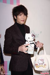 组图：萧敬腾自导MV 烦恼求婚创意盼从简