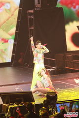 组图：周杰伦香港演唱会落幕 陈奕迅台上力挺