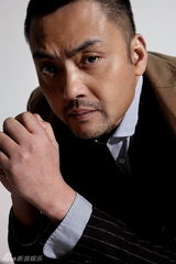 组图：朱宏嘉硬汉写真曝光 尽显儒雅绅士气质