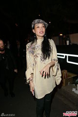 组图：舒淇王家卫现身张震婚礼引骚动