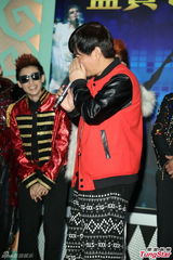 组图：吴宗宪康康为高凌风追思会宣传