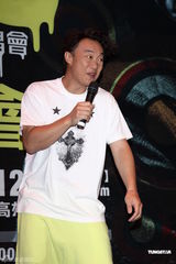 组图：陈奕迅台北签票遭台风搅局 演唱会曲目歌迷选