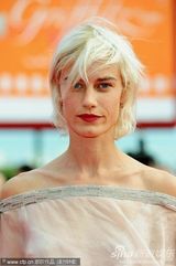 高清图：《写在水中的承诺》首映 评委主席昆汀捧场