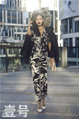 组图：童菲冬日街拍展清新干练双重魅力