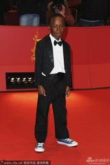 组图：《嫌犯莱拉》首映 导演皮亚携小童星抢镜