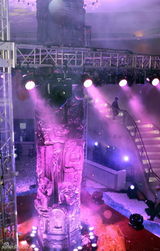 组图：国话群星助阵新址落成庆典 国话人开心回家