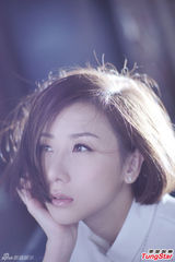 组图：泳儿斥资六位数打造MV唯美清新