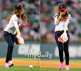 组图：少女时代成员Jessica担任棒球比赛开球员