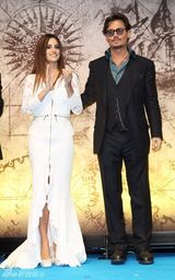 高清：《加勒比海盗4》英国首映 德普克鲁斯黑白配